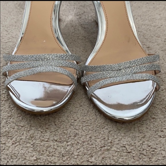 Badgley Mischka Silver wedge EUC size 9 - No box! - Picture 3 of 7